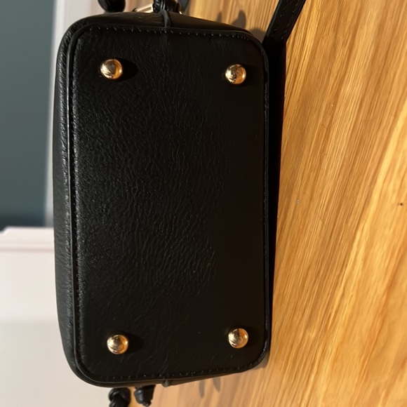 Jen&Co black over the shoulder purse - Picture 3 of 7